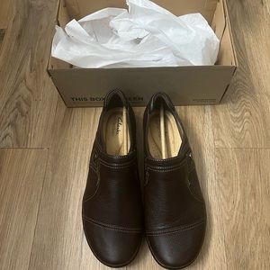 NWT Clarks Cora Poppy Loafers